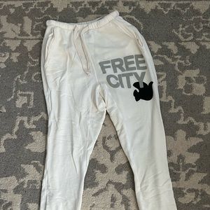 White freecity sweatpants
